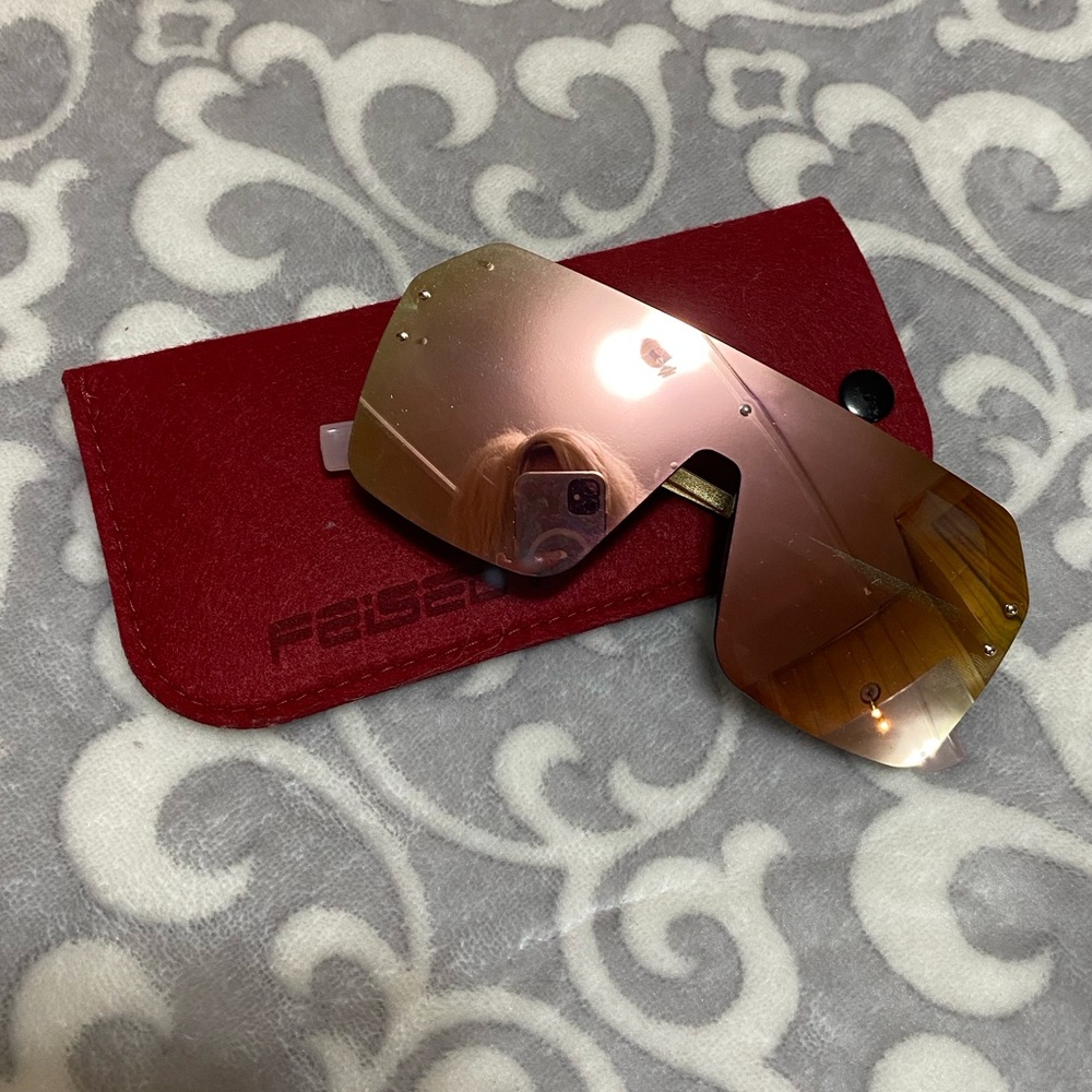 Free WP 🌟 mirrored festival glasses
